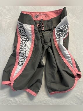 Y2K FOX women's active grey pink graphic 12" board shorts, 5.